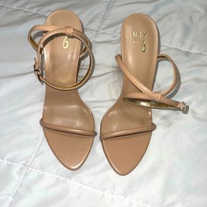 Brand new Tan Heels